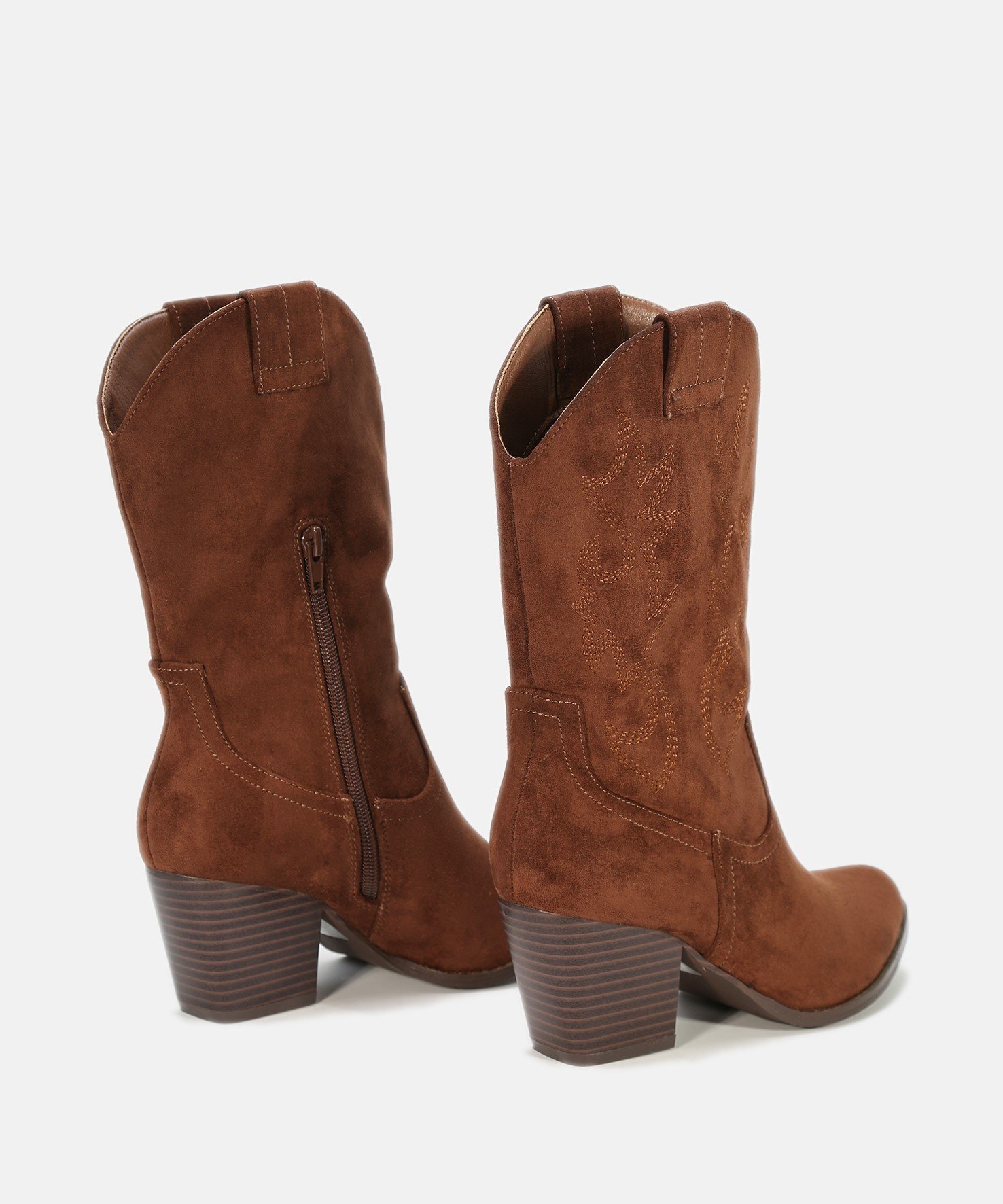 Botas cowboy media caña tacón  image number null